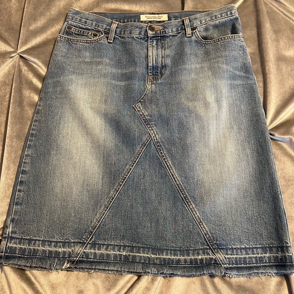 Abercrombie and Fitch Vintage Denim Skirt Straight Blast Wash Blue Size 6